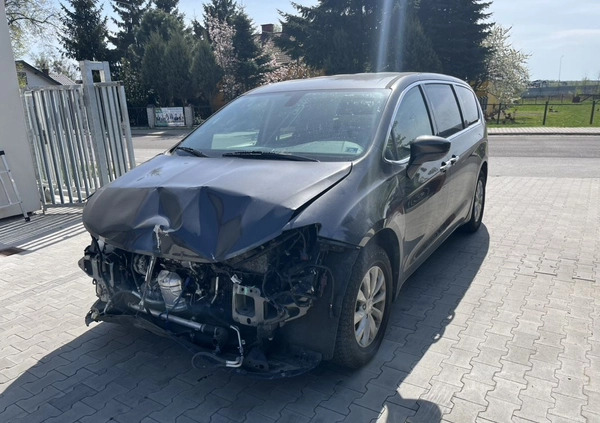 Chrysler Pacifica cena 49900 przebieg: 139000, rok produkcji 2019 z Piwniczna-Zdrój małe 497